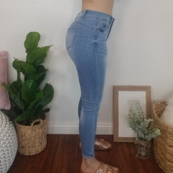 WHOLESALE * 6 JEANS // BOUTIQUE CLOSING // EVERYTHING MUST GO - Picture 16 of 16